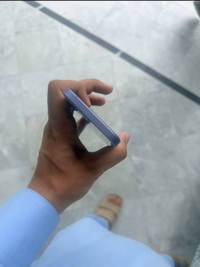 Apple iPhone 12 4