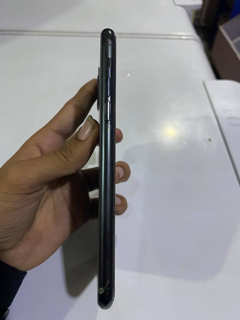 Apple iPhone 11 Pro Max 1