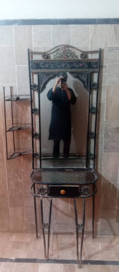 IRON ROD DRESSING MIRROR