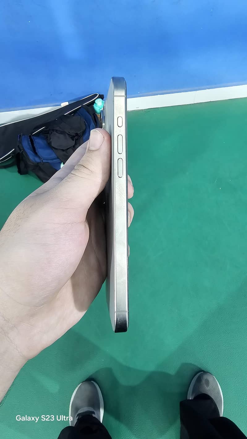 Apple iPhone 15 Pro Max 2