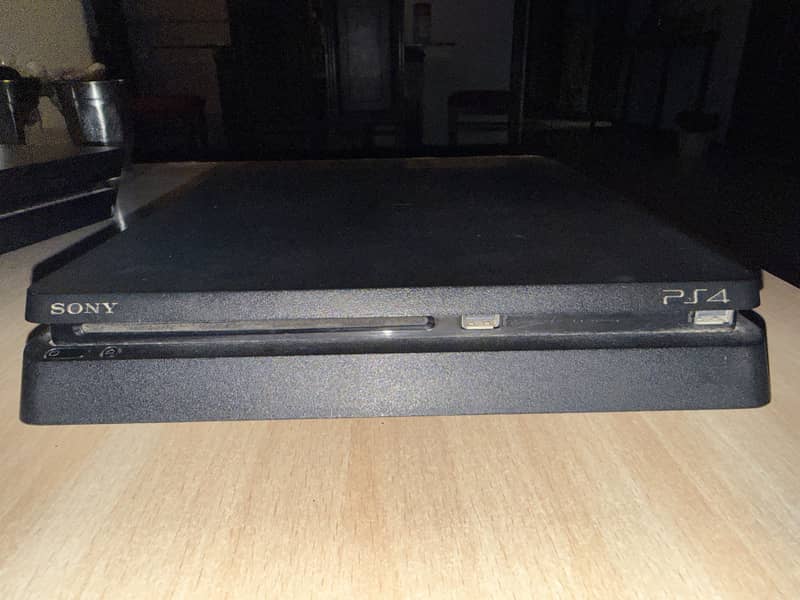 PS4 Slim 500 GB 1