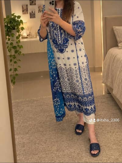 Zainab chotani designer
