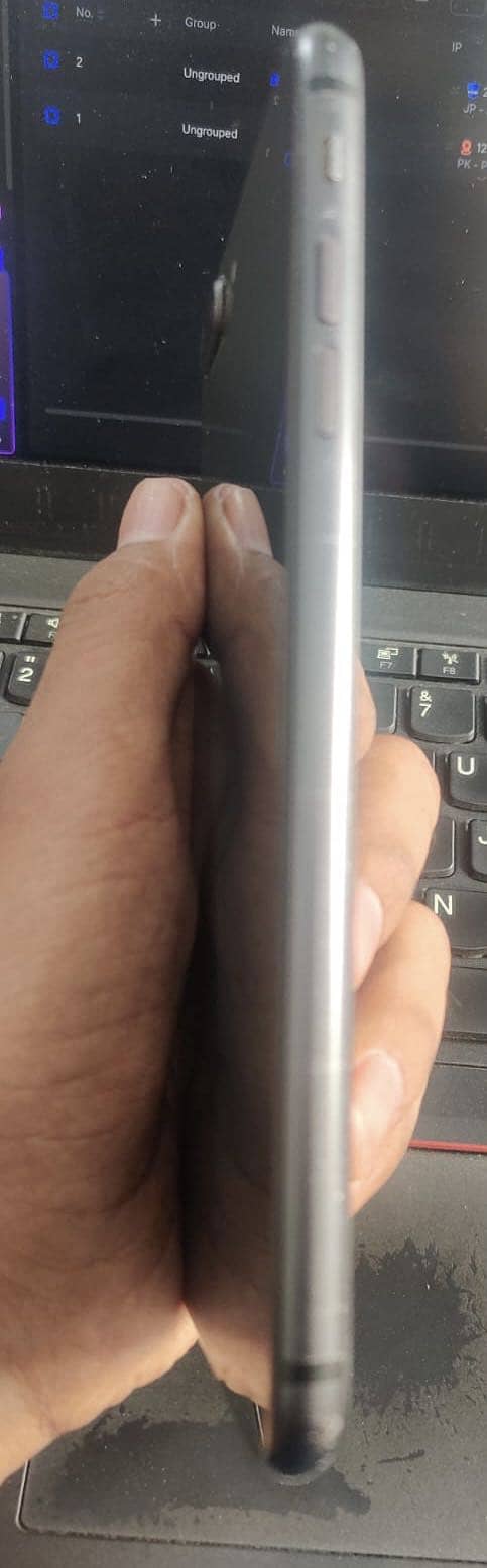 Apple iPhone 8 Plus 5