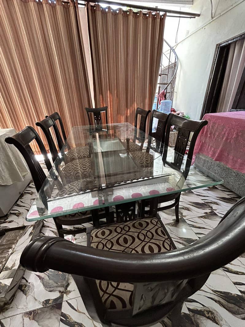 Dining table 0