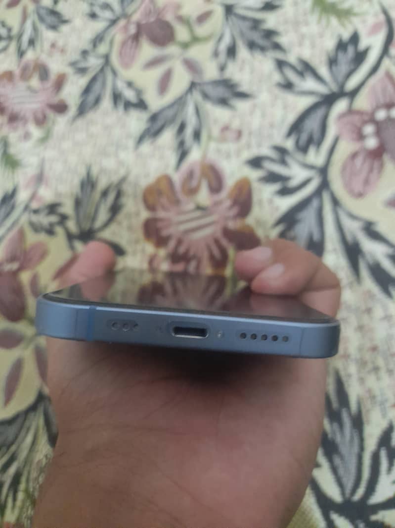Apple iPhone 14 2