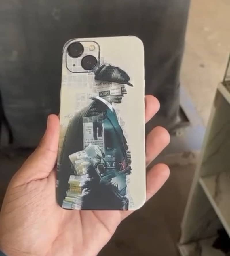 Apple iPhone 13 1