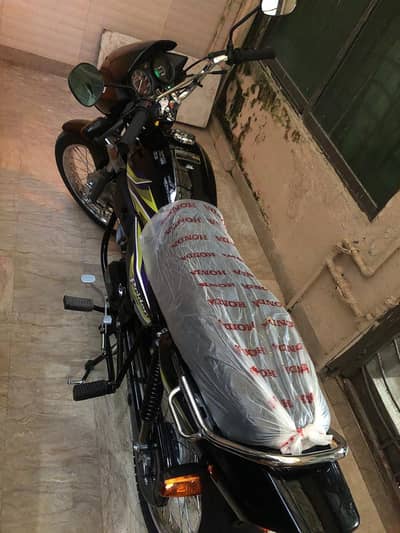 Black Honda pridor 110c
