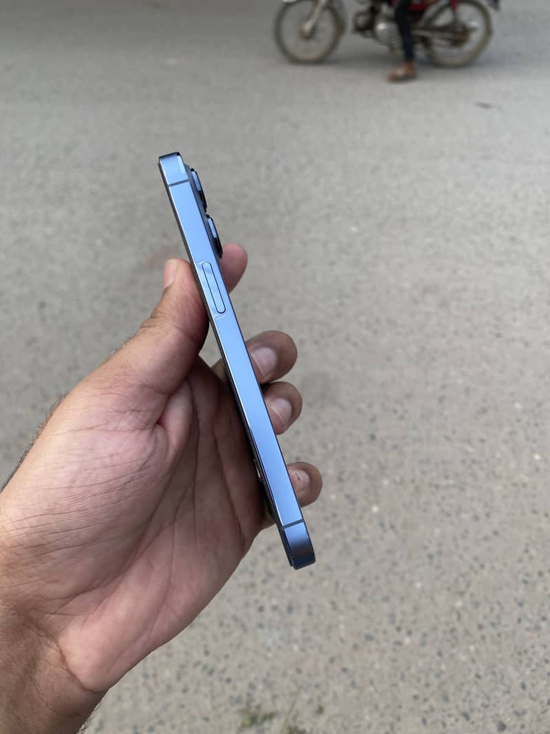Apple iPhone 13 Pro 1