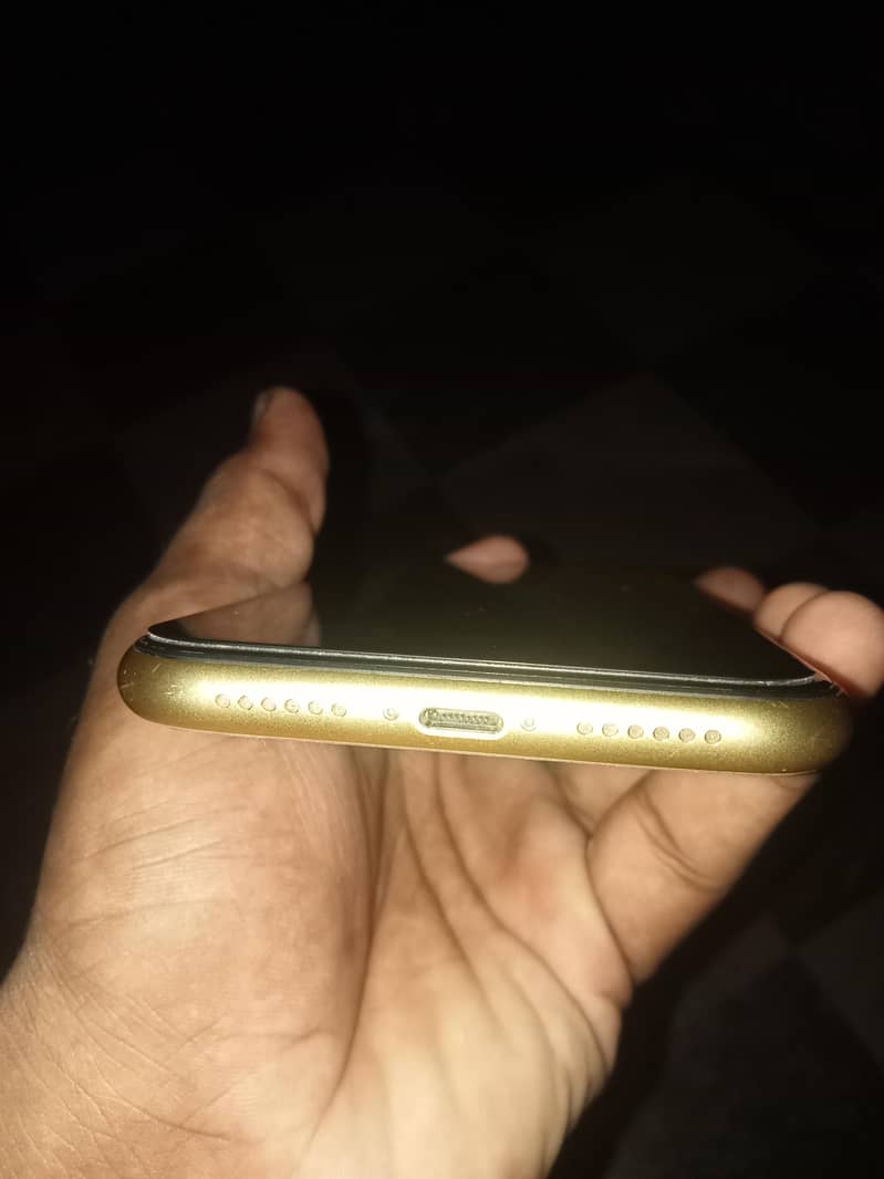 Apple iPhone 11 3