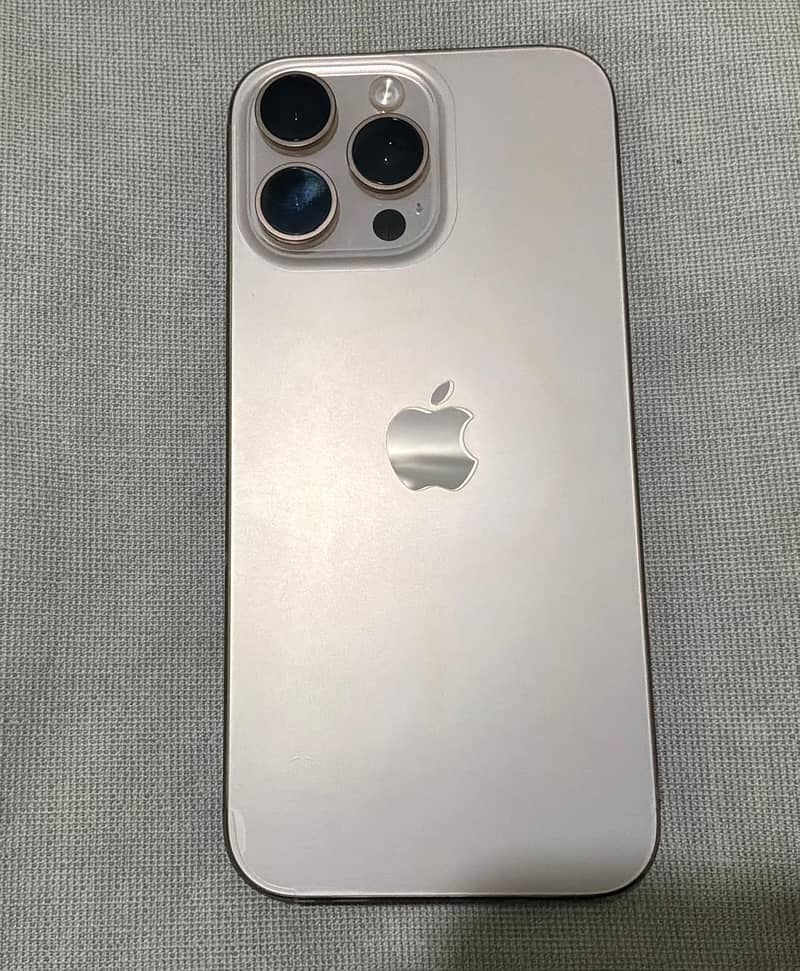 Apple iPhone 16 Pro Max 0