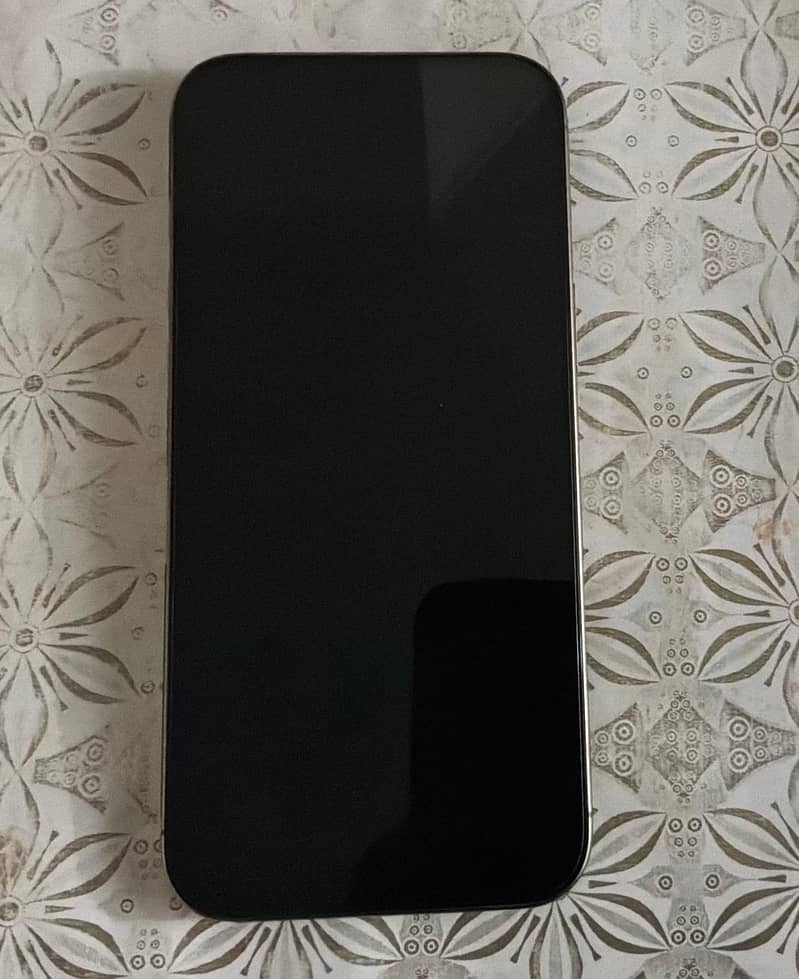Apple iPhone 16 Pro Max 4