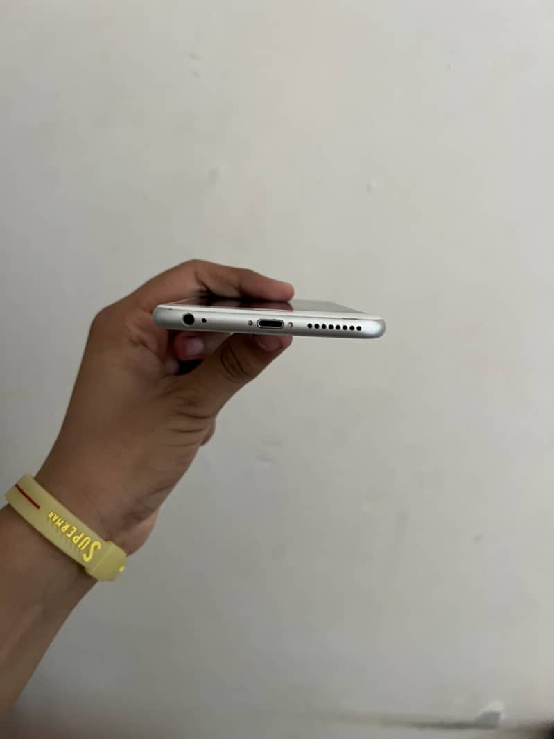 Apple iPhone 6S Plus 1
