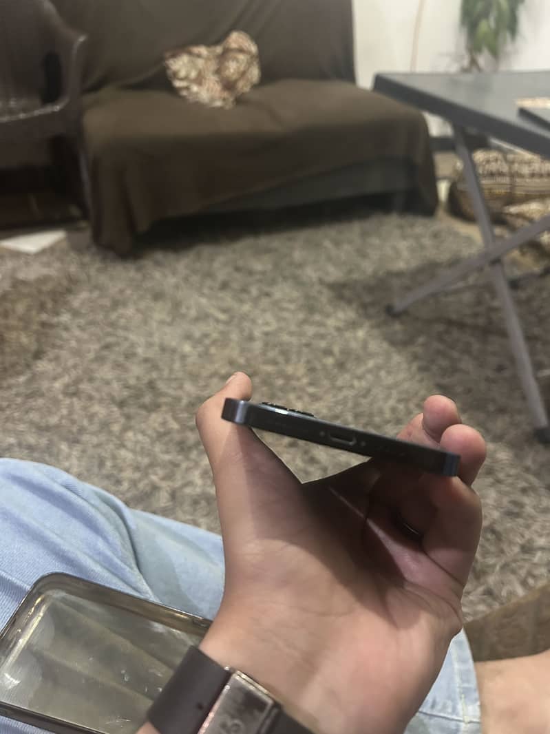 Apple iPhone 12 Pro Max 4