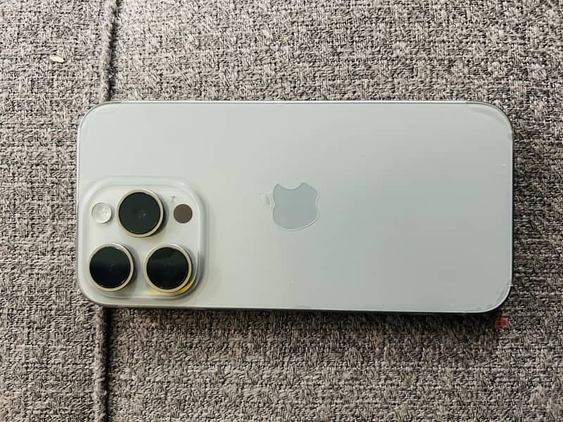 Apple iPhone 15 Pro 2