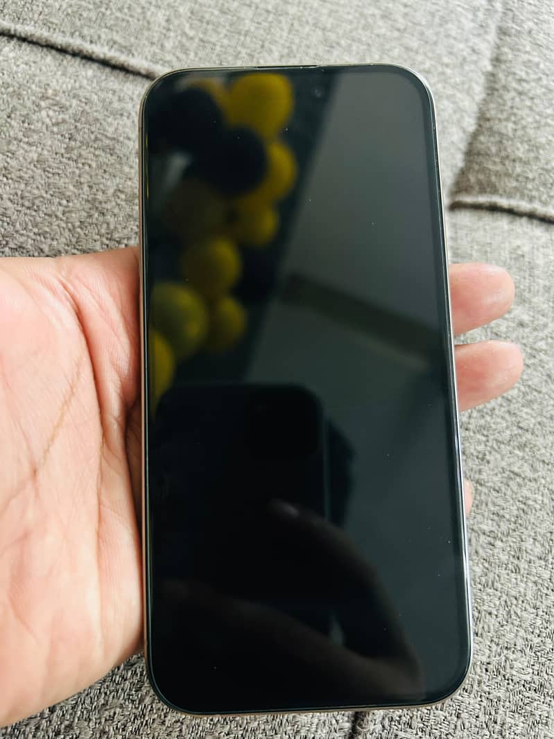 Apple iPhone 15 Pro 3
