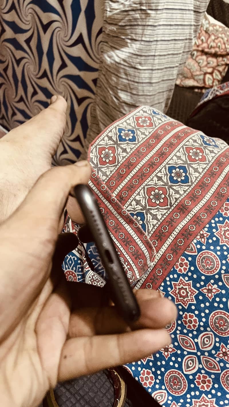 Apple iPhone 11 2