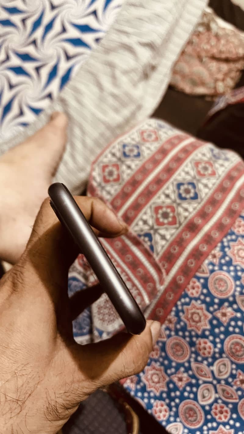 Apple iPhone 11 3