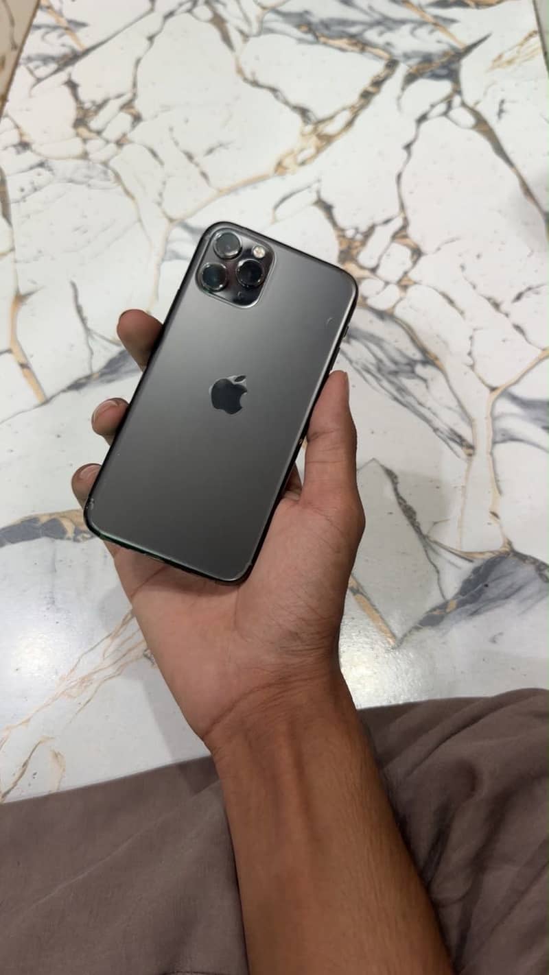Apple iPhone 11 Pro 1