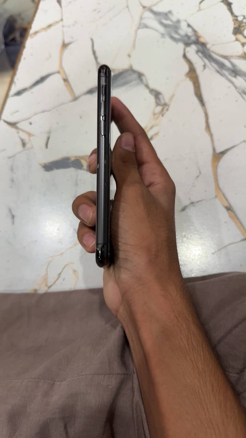 Apple iPhone 11 Pro 5