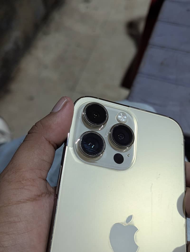 Apple iPhone 14 Pro Max 4