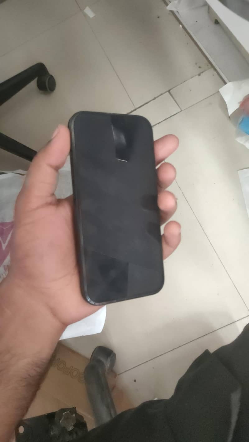 Apple iPhone 15 4