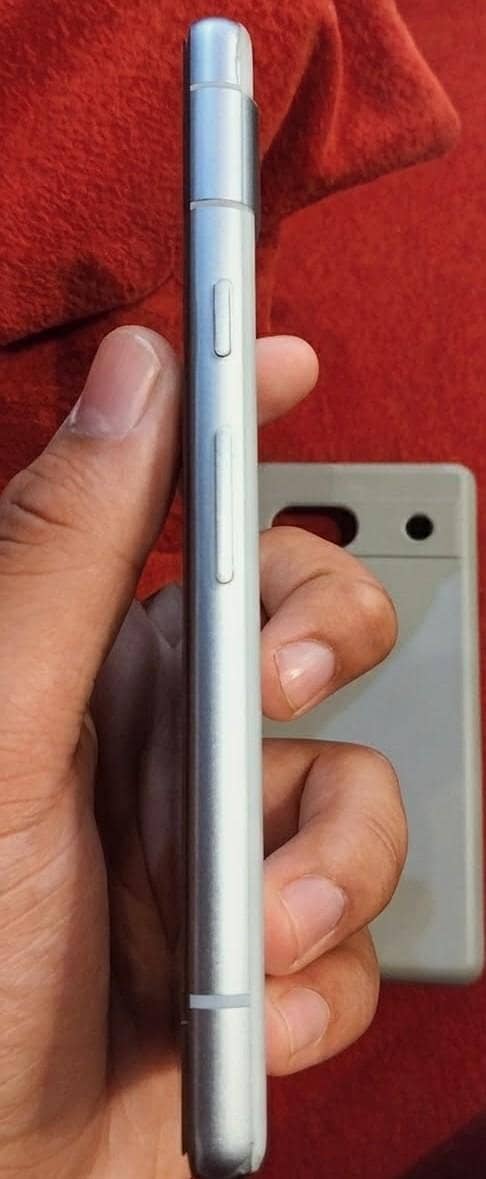 Google Pixel 7a 5