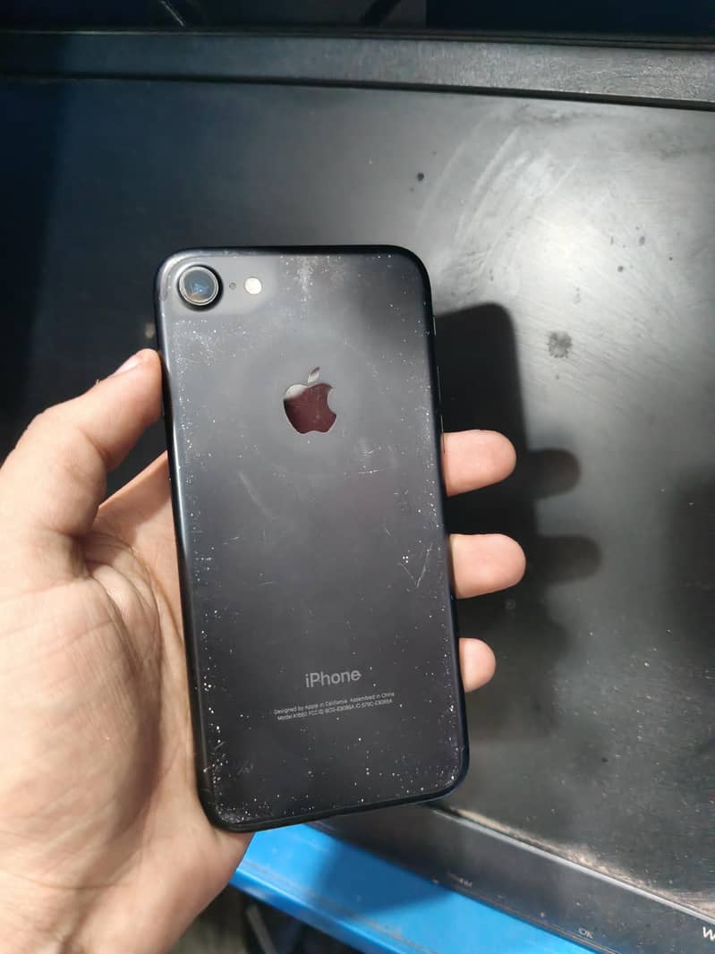 Apple iPhone 7 0
