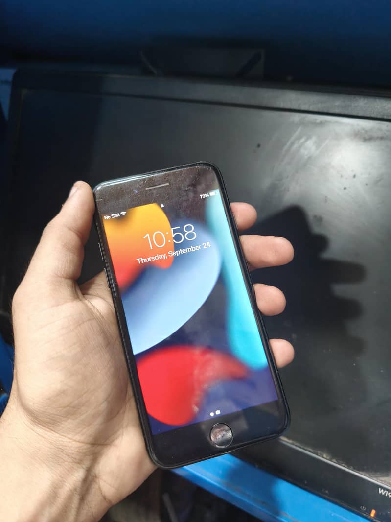 Apple iPhone 7 1