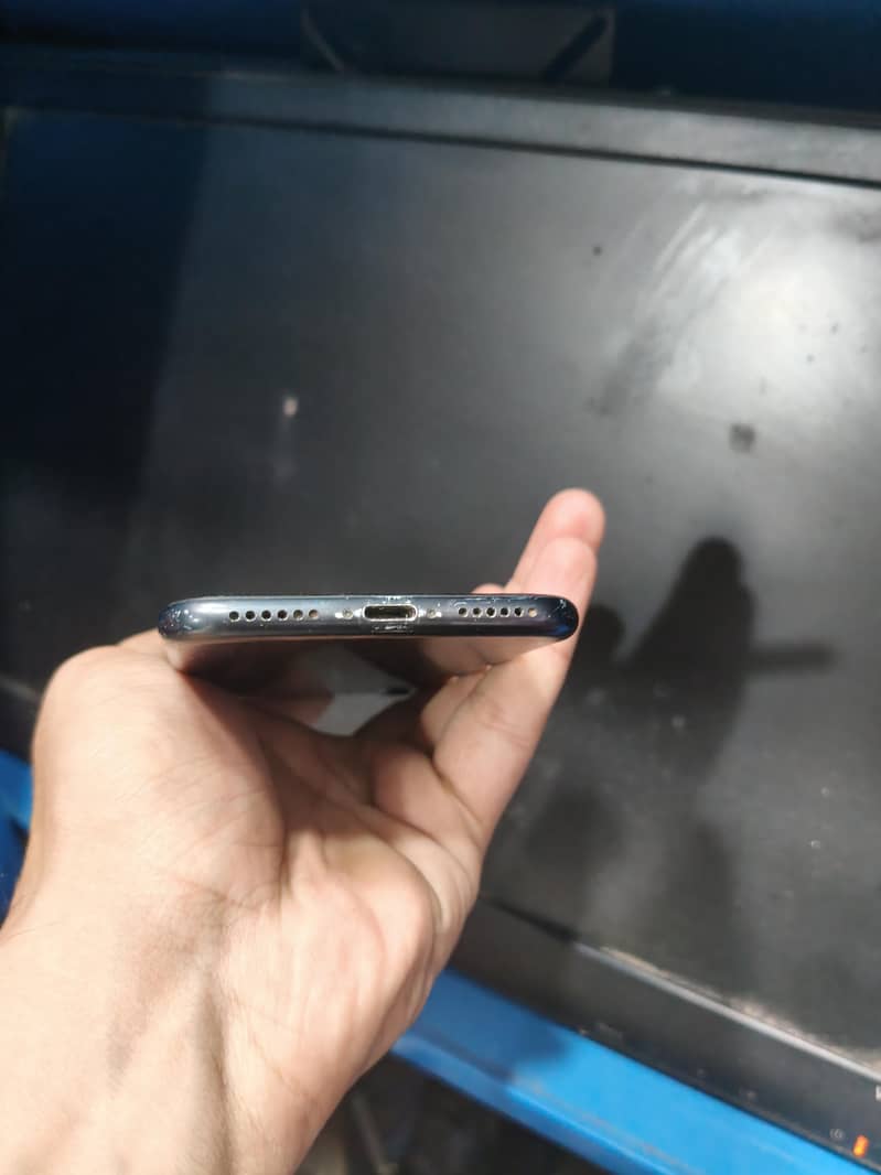 Apple iPhone 7 2