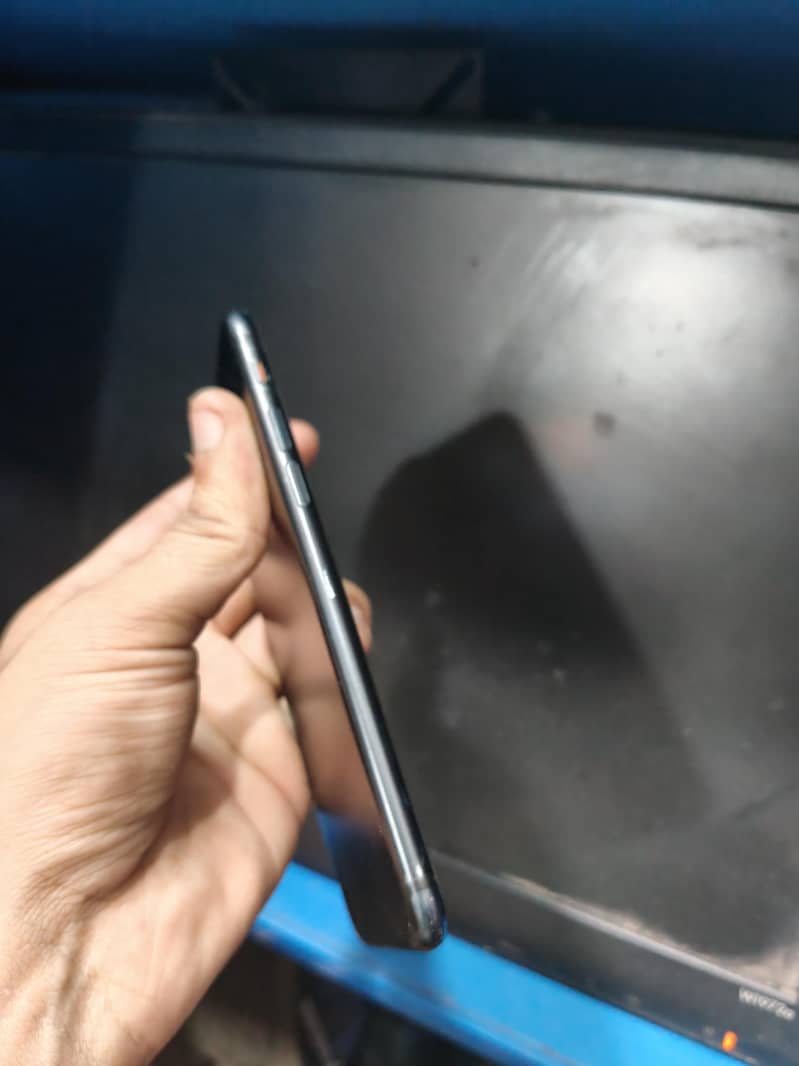 Apple iPhone 7 3