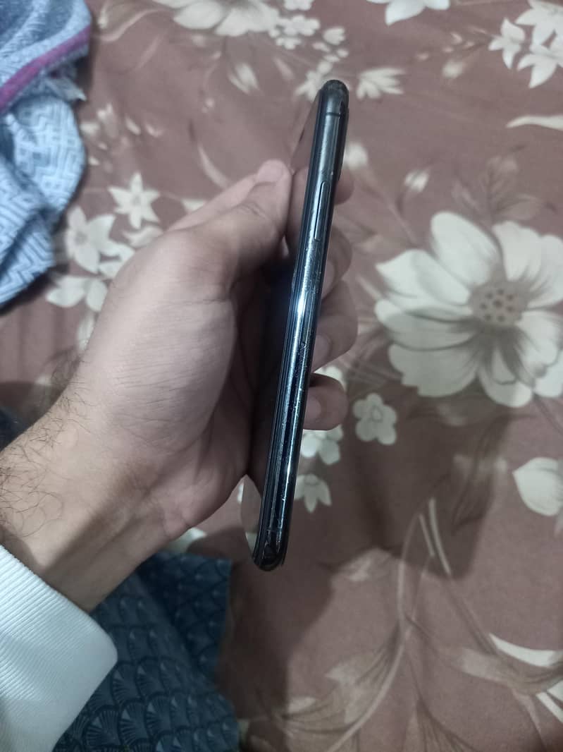 Apple iPhone X 3