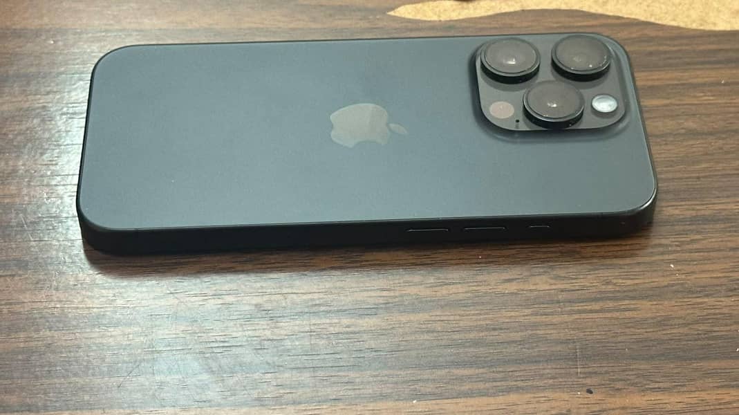 Apple iPhone 15 Pro 2