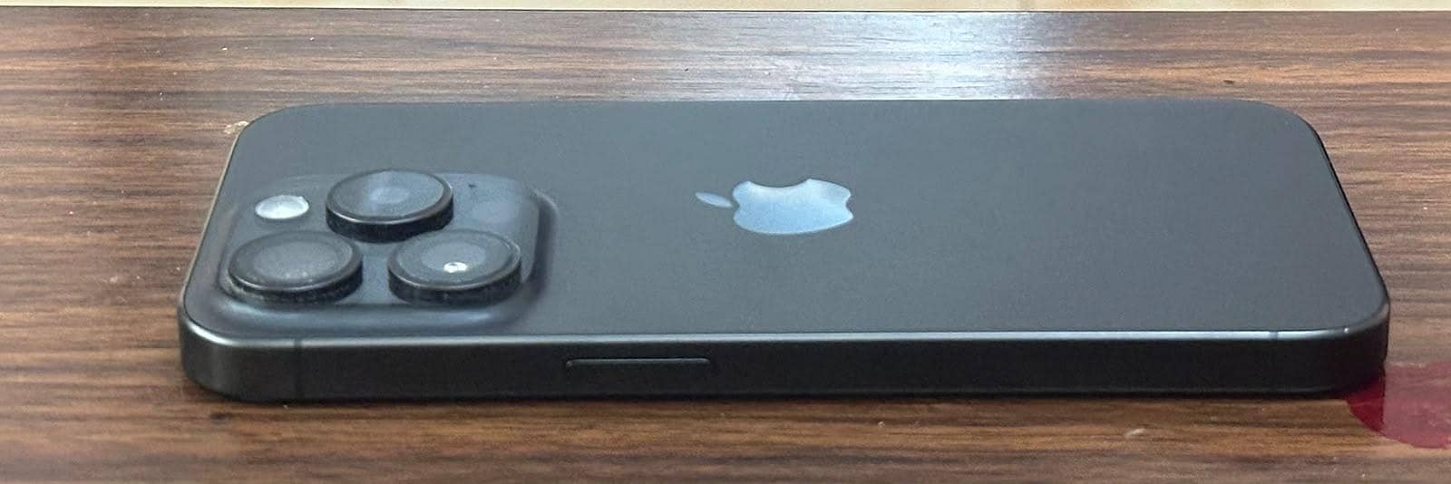 Apple iPhone 15 Pro 4