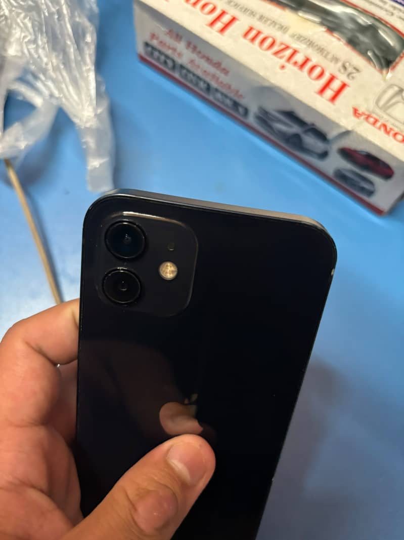 Apple iPhone 12 2