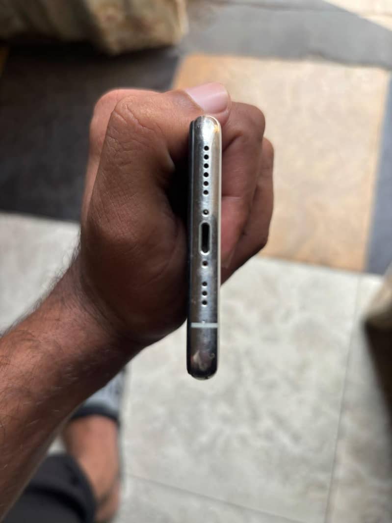 Apple iPhone 11 Pro 9