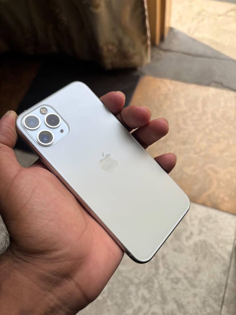 Apple iPhone 11 Pro 10