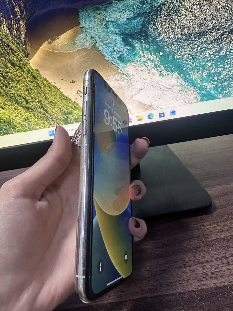 Apple iPhone X 10/10 condition 1