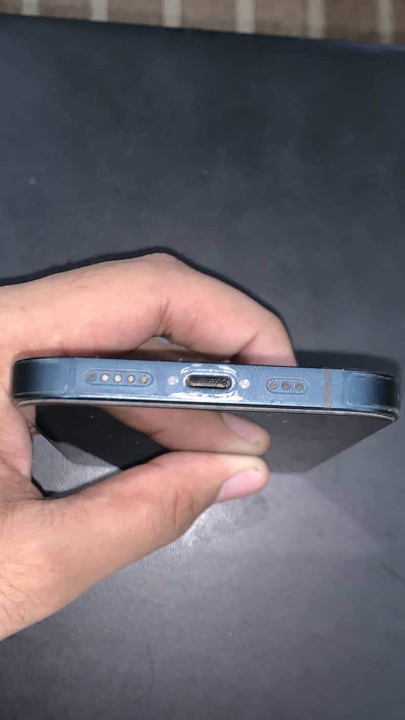 Apple iPhone 13 4