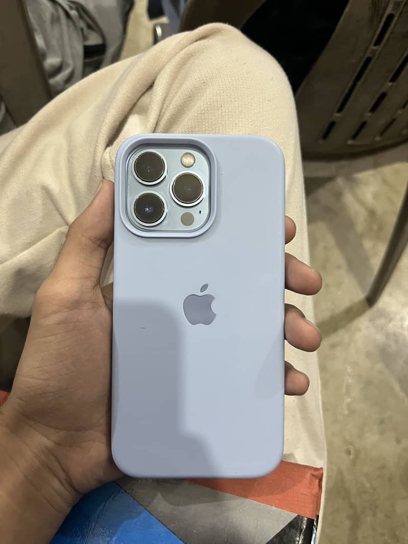 Apple iPhone 13 Pro 1