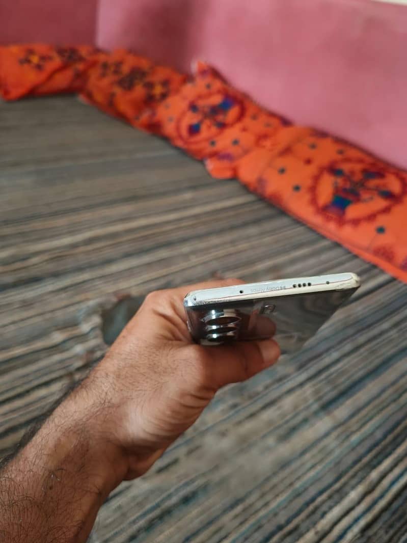 Tecno CAMON 40 Pro 1