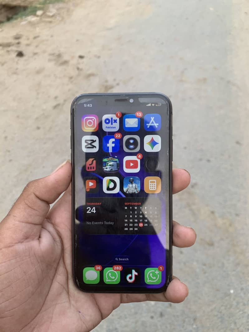 Apple iPhone 11 7