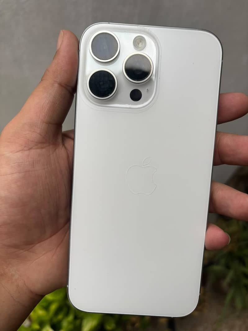 Apple iPhone 16 Pro Max 0