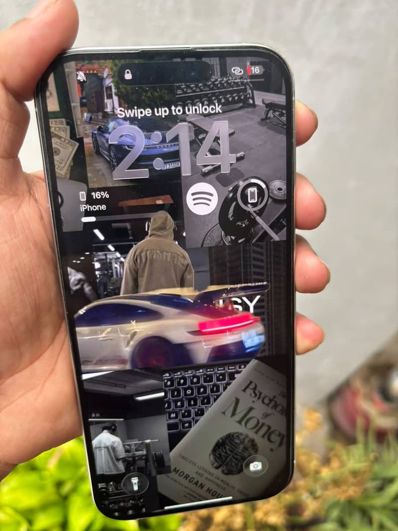 Apple iPhone 16 Pro Max 1