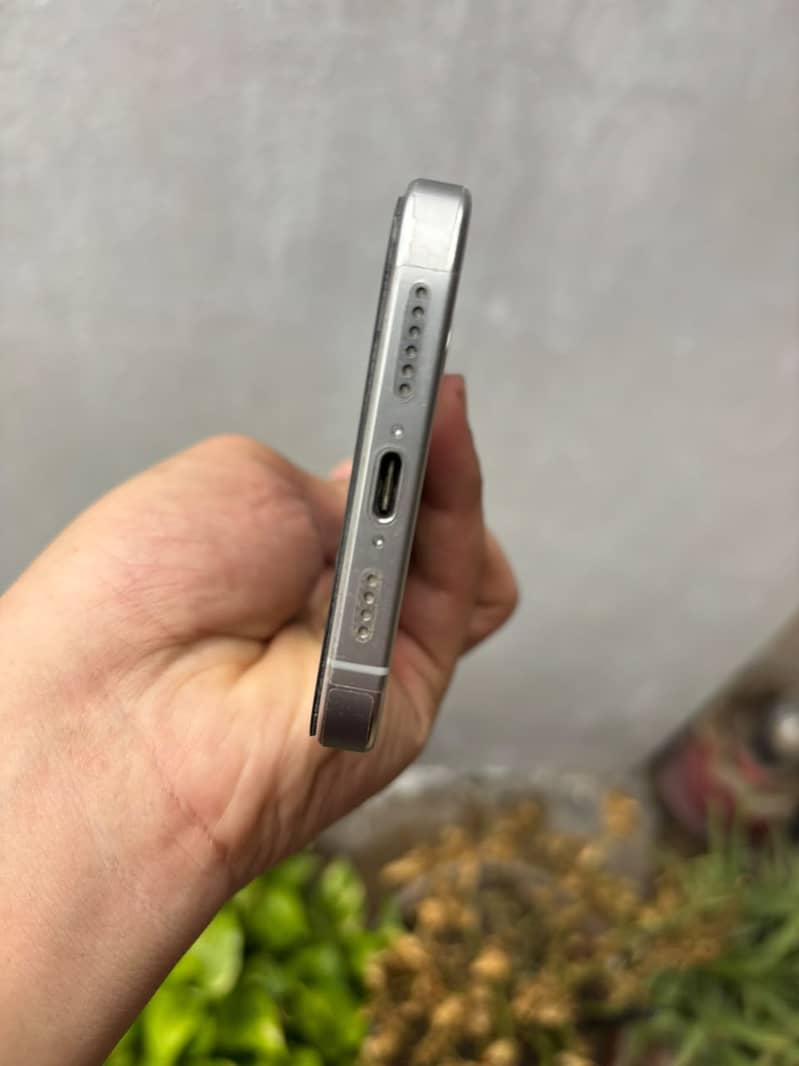 Apple iPhone 16 Pro Max 5