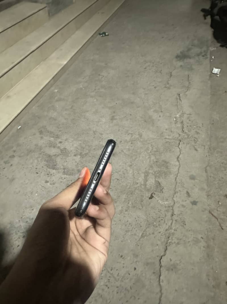 Apple iPhone 11 6