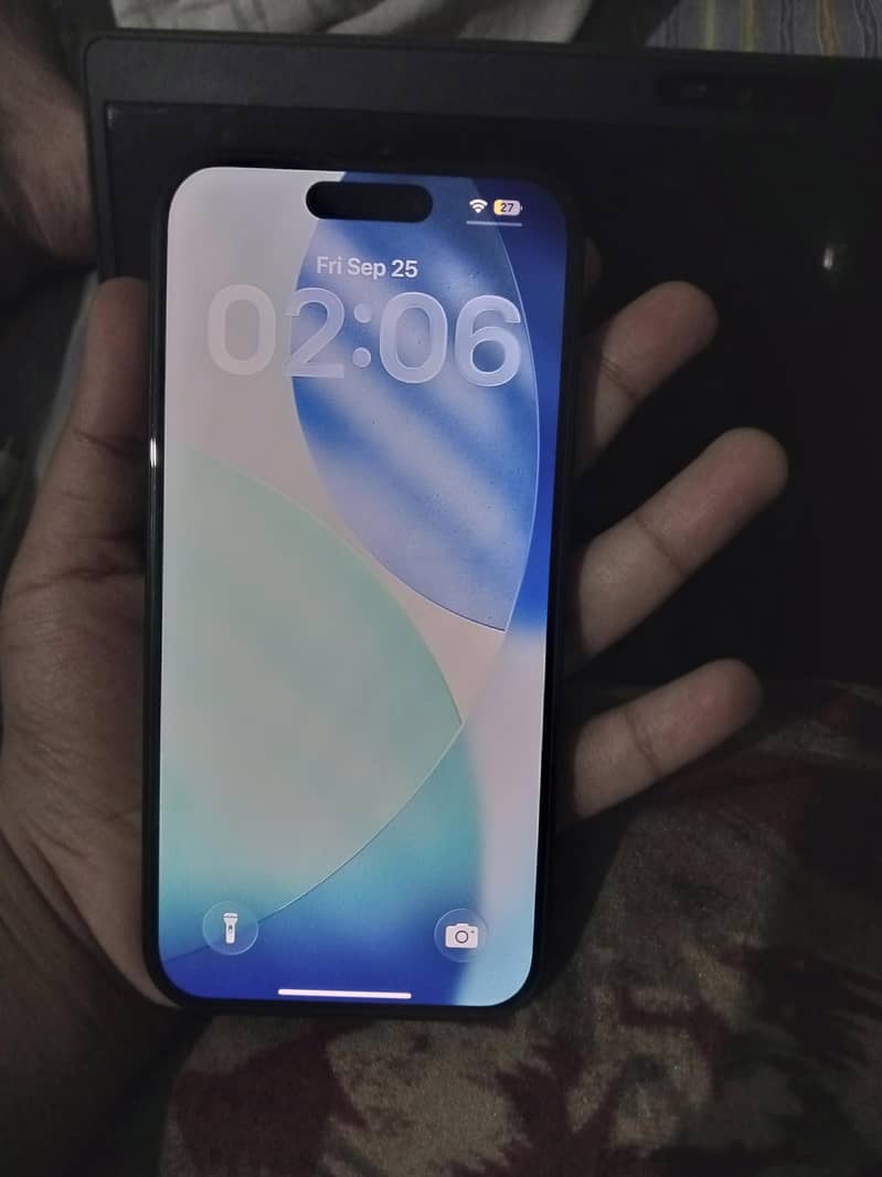 Apple iPhone 15 4