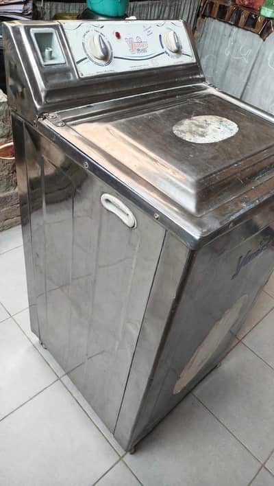 Yunas Company ki Steel Body Washing Machine for sale hai.