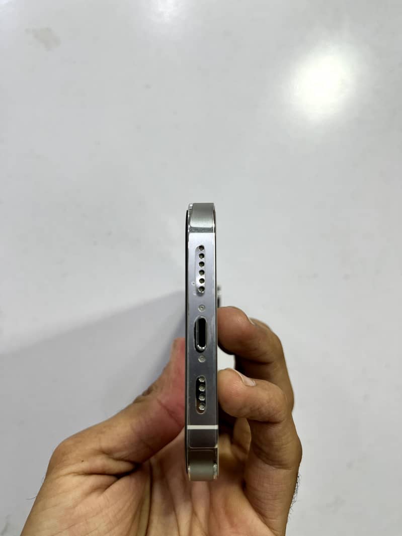 Apple iPhone 14 Pro Max 2