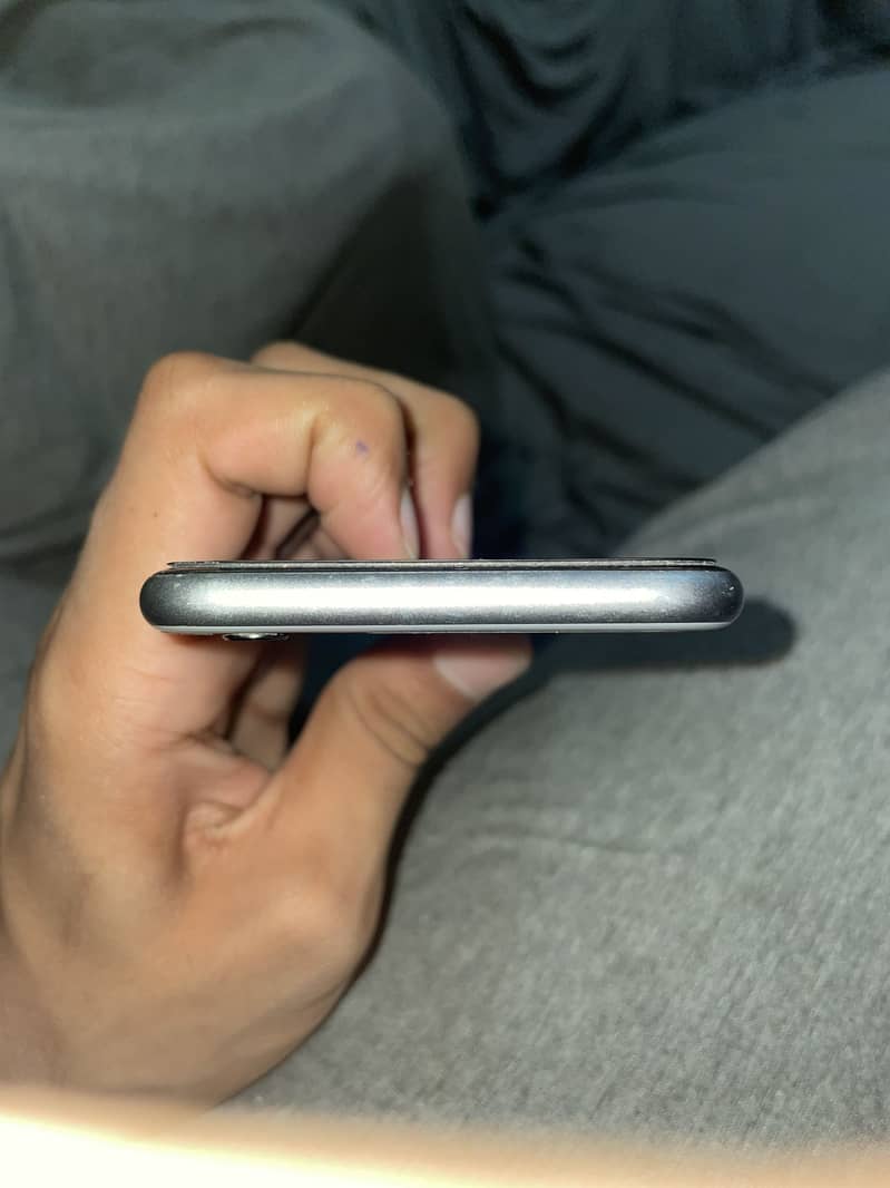 Apple iPhone 6S 4