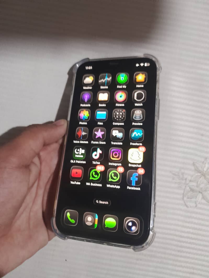 Apple iPhone 12 6